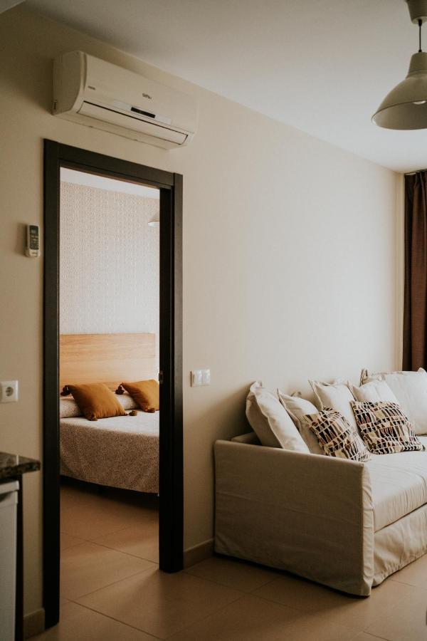 Apartamentos Poniente - Mares Торре-дель-Мар Экстерьер фото