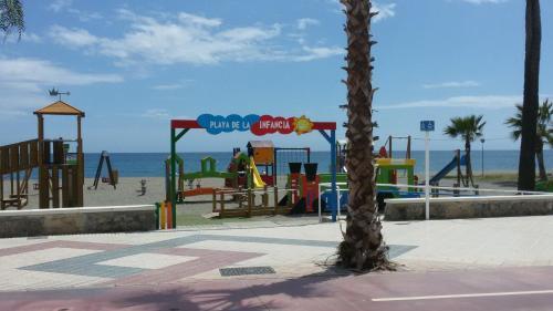 Apartamentos Poniente - Mares Торре-дель-Мар Экстерьер фото