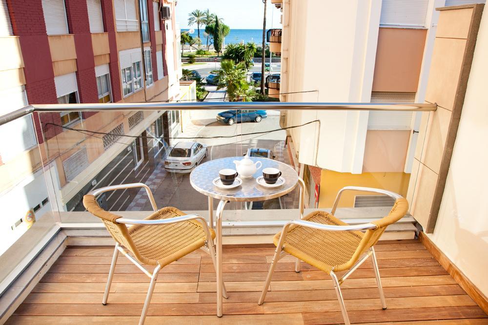 Apartamentos Poniente - Mares Торре-дель-Мар Экстерьер фото